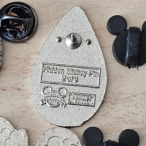 Disney Princess and Friends Pin Set - Picture 4 of 5